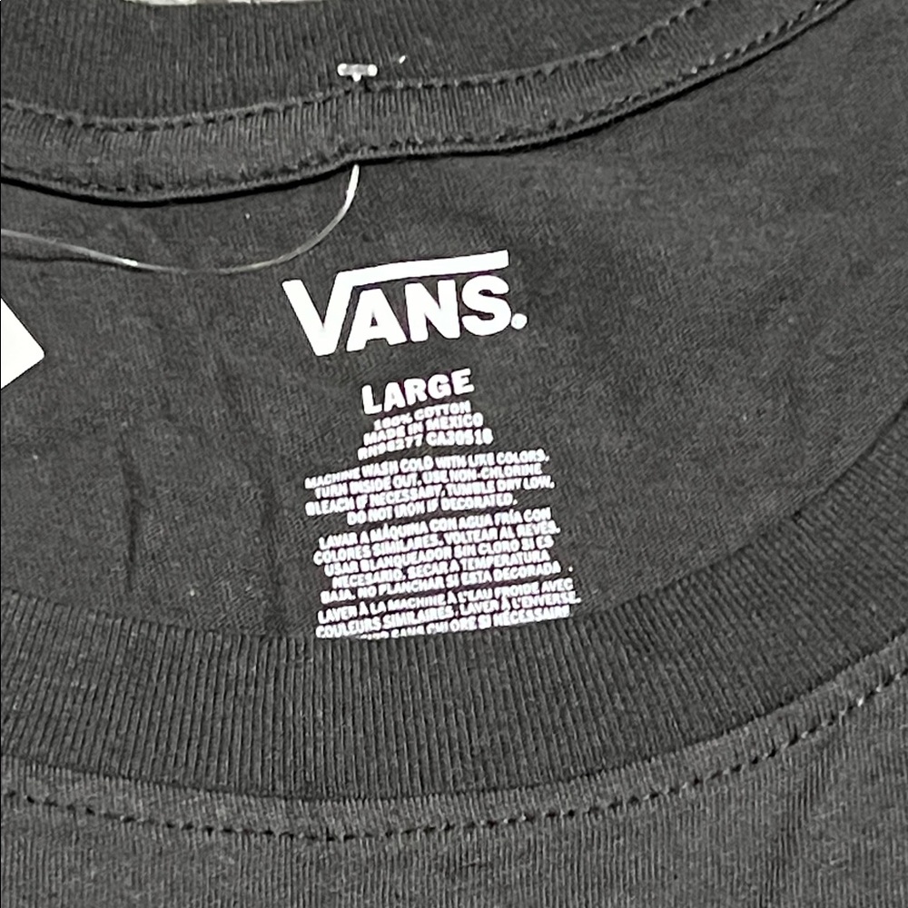 Vans Juniors OFF THE WALL Tank Size Large NWT - Picture 3 of 3